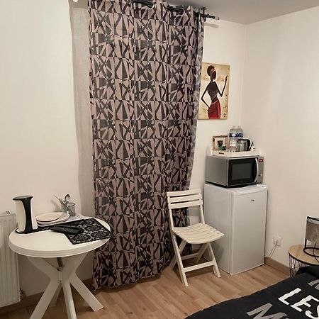 Chambre Equipee Proche Disneyland Et Parc Du Patis Meaux Exterior foto